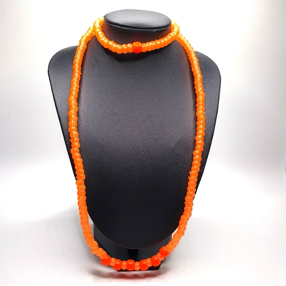 GLOW NECKLACE - Picture 2 of 10